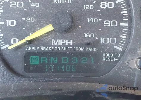 2000 Chevrolet Silverado 1500 z USA, uszkodzony, nr VIN 1GCEC14W9YZ132571